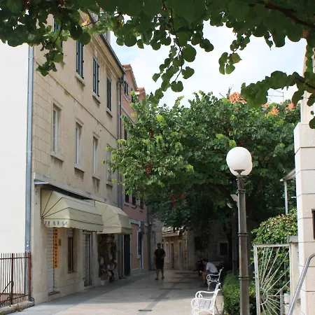 Old Town Apartment Omiš Extérieur photo