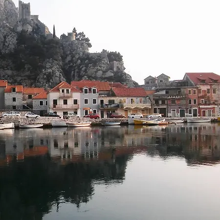 Old Town Apartment Omiš Extérieur photo